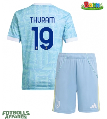 Juventus Khephren Thuram #19 Bortaställ Barn 2025-26 Kortärmad (+ Korta byxor)